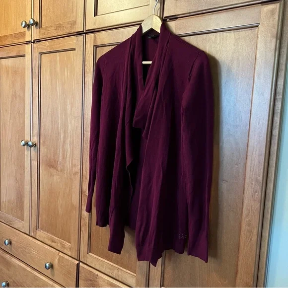 Guess Sweater - Picture 3 of 10